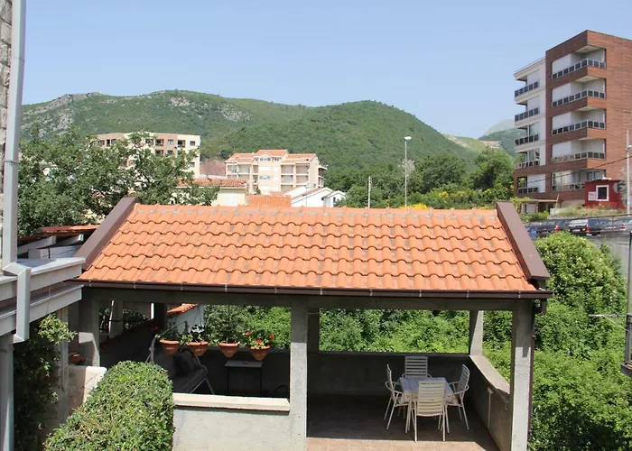 Mitko Apartments