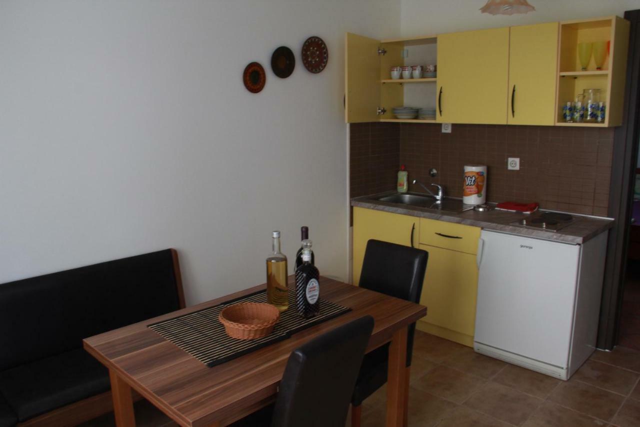 Apartment Mitko *
